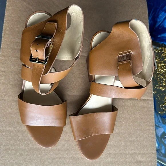 Michael Kors leather brown shoes, size 9.5 - Picture 2 of 4